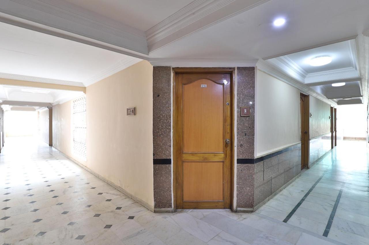 Spot On Hotel Decent Anand Luaran gambar