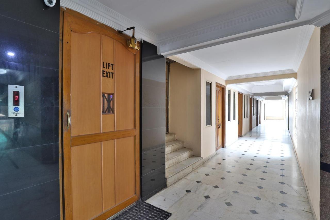 Spot On Hotel Decent Anand Luaran gambar