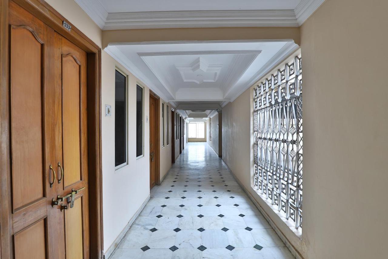 Spot On Hotel Decent Anand Luaran gambar