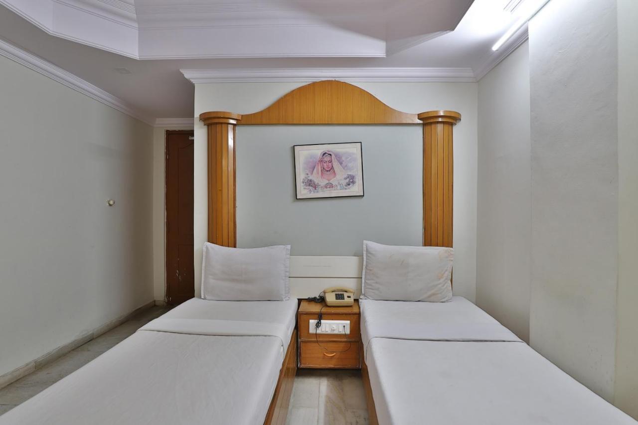 Spot On Hotel Decent Anand Luaran gambar