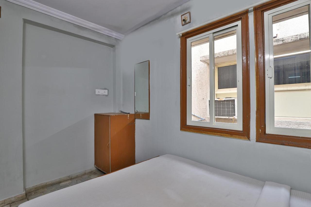 Spot On Hotel Decent Anand Luaran gambar