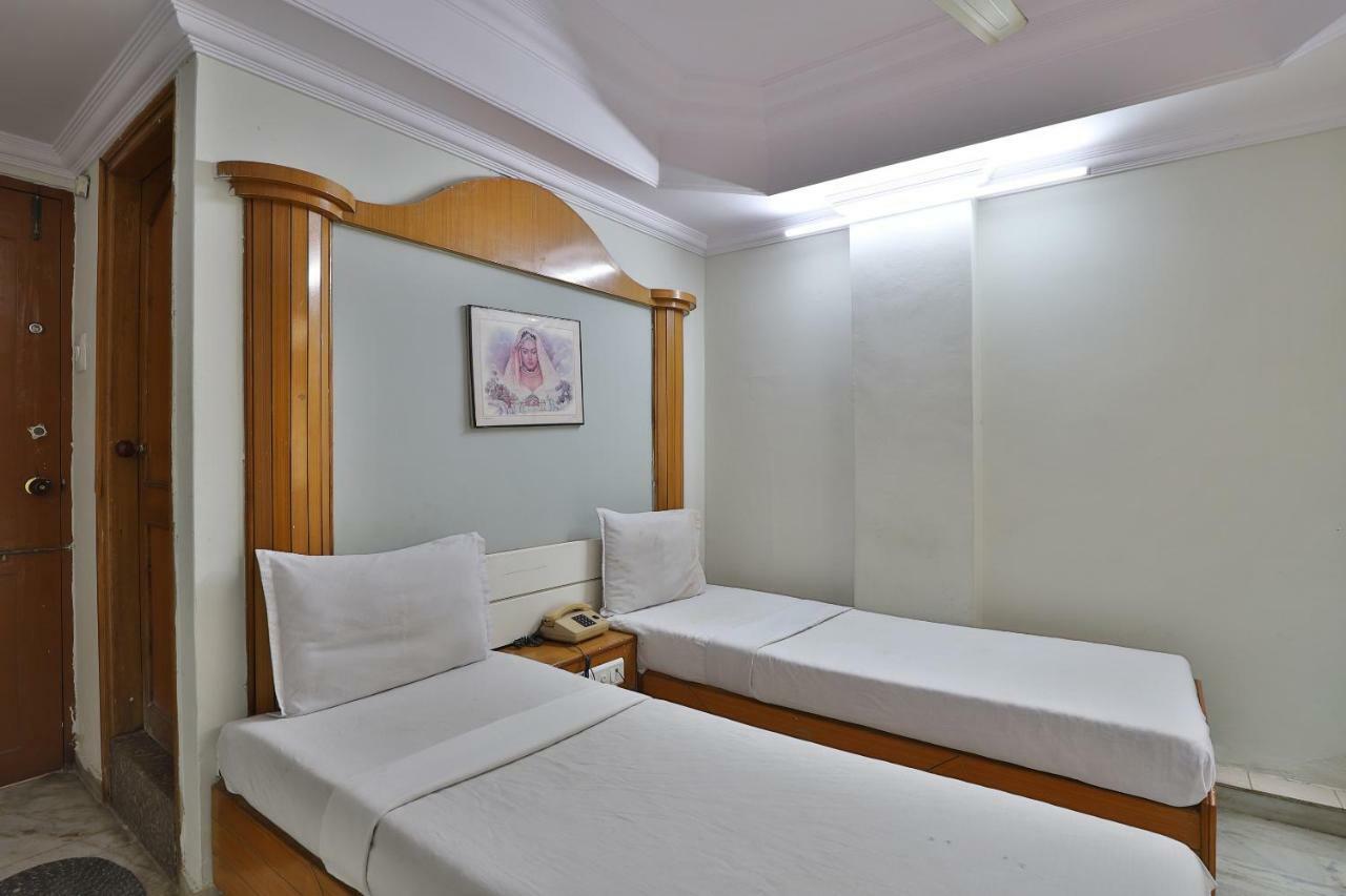 Spot On Hotel Decent Anand Luaran gambar