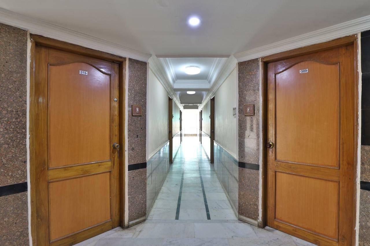Spot On Hotel Decent Anand Luaran gambar
